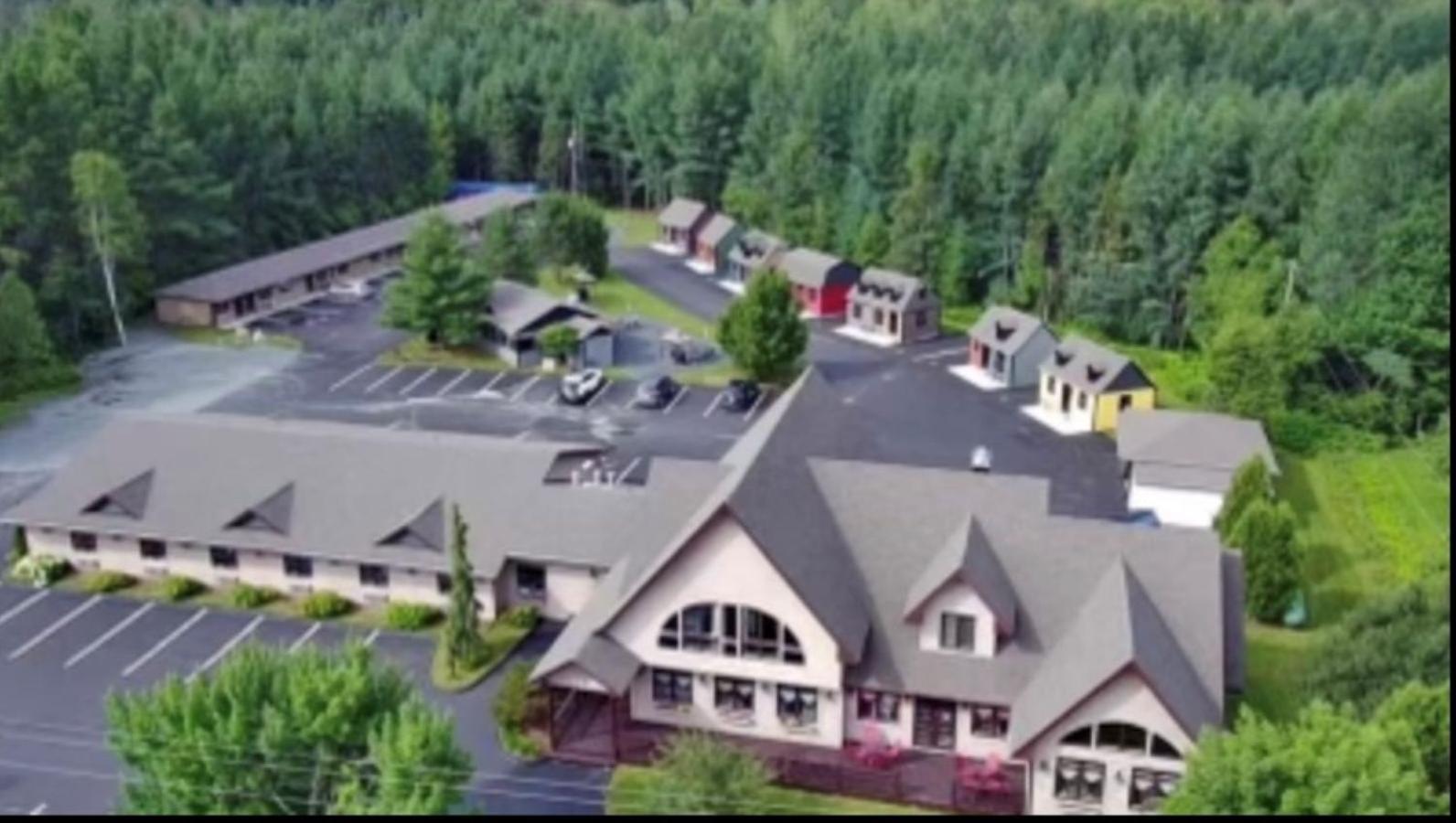 Auberge Micky Inc Edmundston Exterior photo