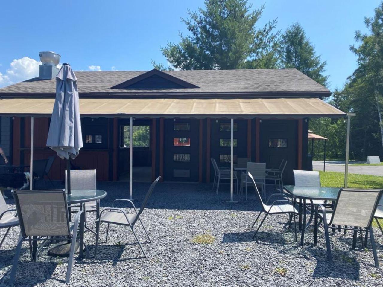 Auberge Micky Inc Edmundston Exterior photo