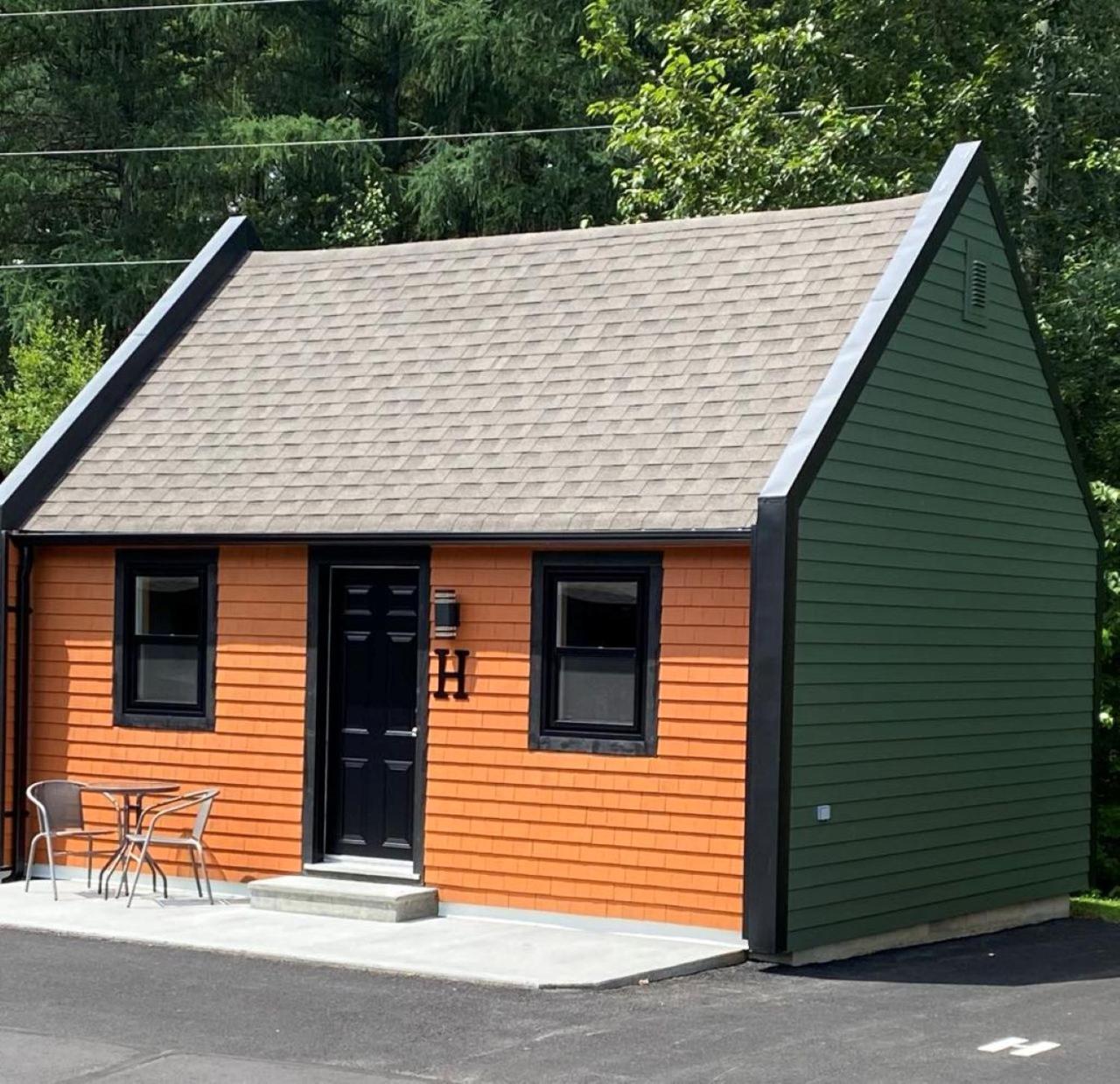 Auberge Micky Inc Edmundston Exterior photo