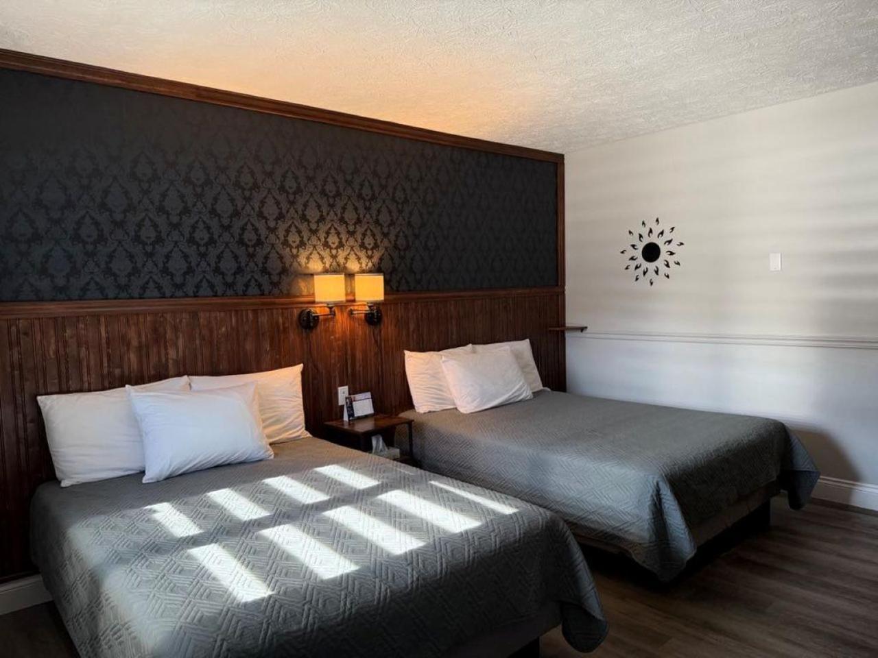 Auberge Micky Inc Edmundston Exterior photo